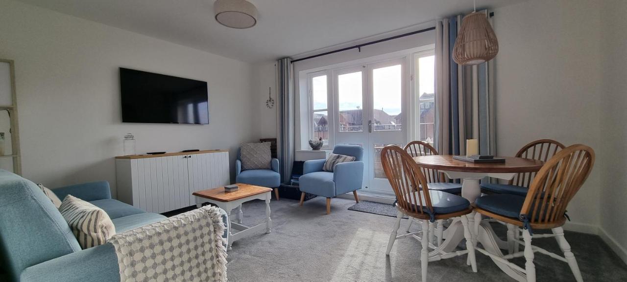 Hightide - 2 Bed With Parking, Balcony & Sea View. Apartment Swanage Exterior photo